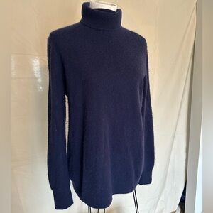 Cashmere Navy Blue Turtleneck Sweater Equipment size large soft cozy warm